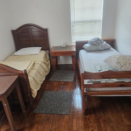 Reststop Hostel Х'юстон Екстер'єр фото